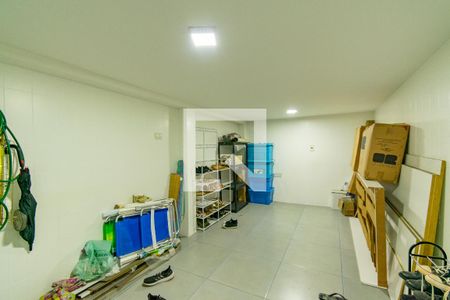 Porão de casa à venda com 3 quartos, 177m² em Vila Paulista, São Paulo