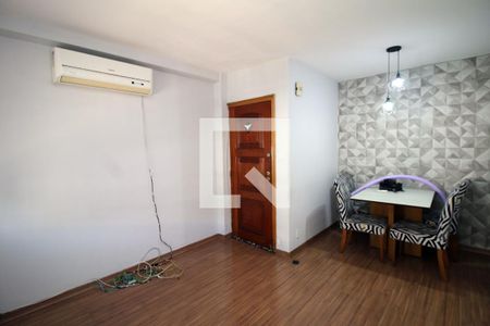 Sala de apartamento à venda com 3 quartos, 74m² em Irajá, Rio de Janeiro