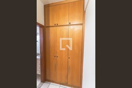 Rouparia de apartamento à venda com 2 quartos, 58m² em Funcionários, Belo Horizonte