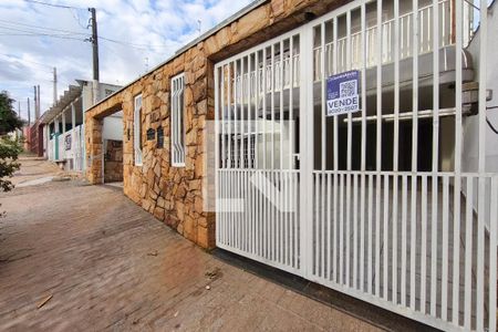 Fachada de casa à venda com 7 quartos, 580m² em Jardim Aurelia, Campinas