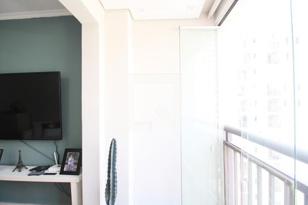 Varanda Sala de apartamento à venda com 2 quartos, 56m² em Parque Reboucas, São Paulo