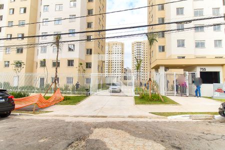 Fachada de apartamento para alugar com 2 quartos, 32m² em Vila Carmosina, São Paulo