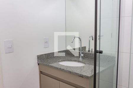 Banheiro de kitnet/studio para alugar com 1 quarto, 27m² em Perdizes, São Paulo