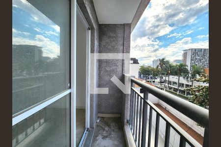 Varanda de kitnet/studio à venda com 1 quarto, 27m² em Moema, São Paulo