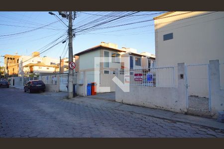 Fachada de casa de condomínio para alugar com 2 quartos, 71m² em Ingleses Norte, Florianópolis