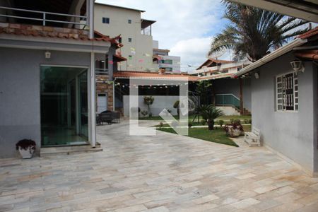 Quintal de casa à venda com 4 quartos, 540m² em Milionários, Belo Horizonte