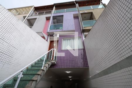 Fachada de casa à venda com 3 quartos, 170m² em Penha de França, São Paulo
