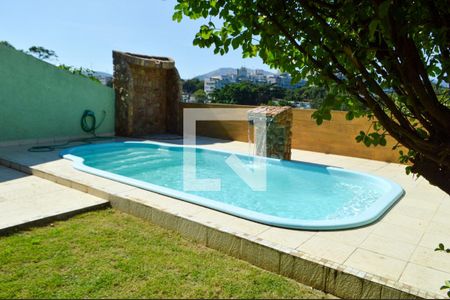 Piscina de casa à venda com 4 quartos, 165m² em Taquara, Rio de Janeiro