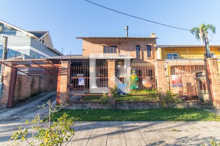 Fachada de casa à venda com 3 quartos, 267m² em Ipanema, Porto Alegre