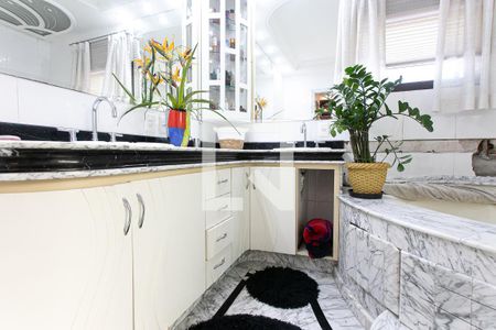 Banheiro da Suíte de casa à venda com 3 quartos, 289m² em Jardim Textil, São Paulo