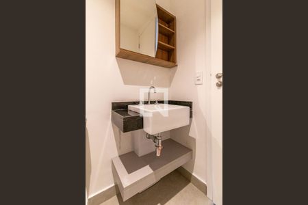 Banheiro de kitnet/studio à venda com 1 quarto, 30m² em Indianópolis, São Paulo