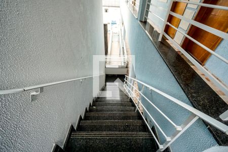 Escada de apartamento para alugar com 1 quarto, 39m² em Vila Matilde, São Paulo