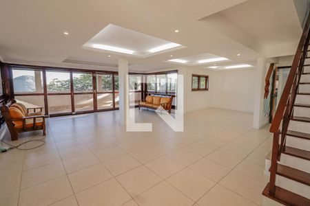 Sala de casa de condomínio à venda com 5 quartos, 380m² em Itanhangá, Rio de Janeiro