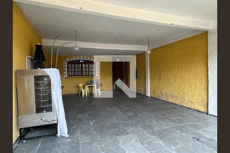 Garagem de casa à venda com 3 quartos, 485m² em Piedade, Rio de Janeiro