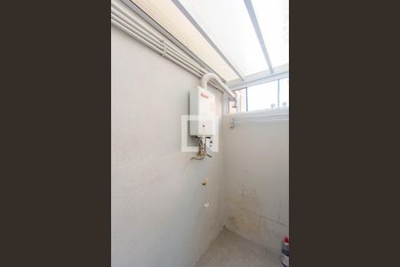 Banheiro de apartamento à venda com 2 quartos, 57m² em Mato Grande, Canoas