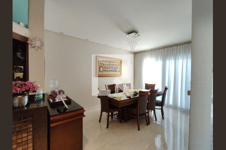 Sala de Estar de casa à venda com 3 quartos, 400m² em Vila Jacuí, São Paulo