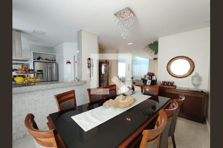 Sala de Estar de casa à venda com 3 quartos, 400m² em Vila Jacuí, São Paulo