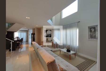 Sala de Estar de casa à venda com 3 quartos, 400m² em Vila Jacuí, São Paulo