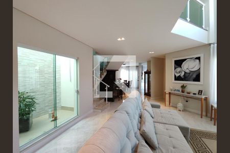 Sala de Estar de casa à venda com 3 quartos, 400m² em Vila Jacuí, São Paulo