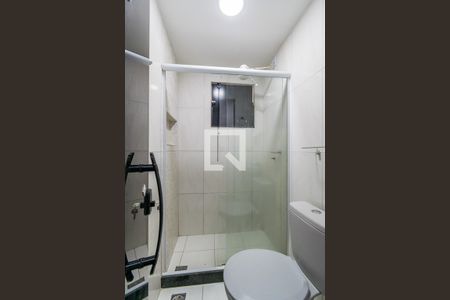 Banheiro de casa de condomínio para alugar com 1 quarto, 40m² em Ramos, Rio de Janeiro