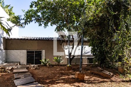 Entrada de casa para alugar com 1 quarto, 60m² em Havaí, Belo Horizonte