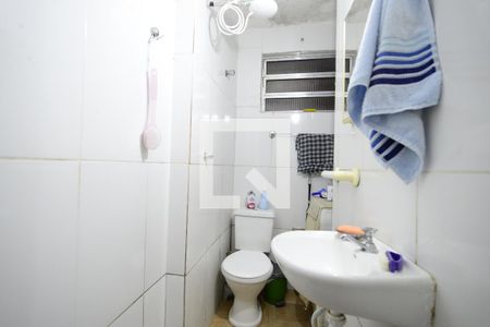 Banheiro de kitnet/studio para alugar com 1 quarto, 46m² em Liberdade, São Paulo