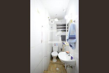Banheiro de kitnet/studio para alugar com 1 quarto, 46m² em Liberdade, São Paulo