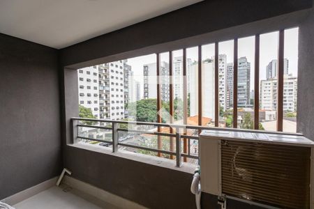 Varanda de kitnet/studio para alugar com 1 quarto, 27m² em Campo Belo, São Paulo
