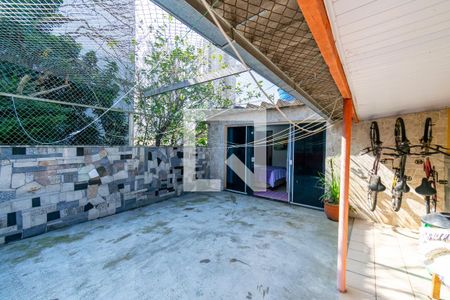 Quintal de casa à venda com 4 quartos, 262m² em Vila Guarani (zona Sul), São Paulo