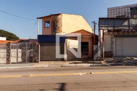 Fachada de casa à venda com 3 quartos, 200m² em Vila Gustavo, São Paulo