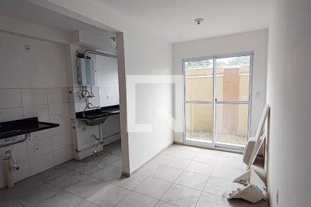 Sala de apartamento para alugar com 2 quartos, 42m² em Taquara, Rio de Janeiro