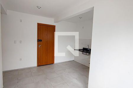 Sala de apartamento para alugar com 2 quartos, 42m² em Taquara, Rio de Janeiro