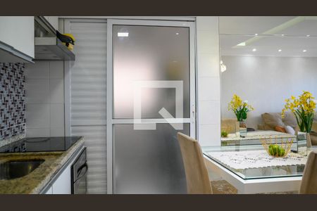 Cozinha de apartamento para alugar com 2 quartos, 57m² em Jardim Celeste, São Paulo