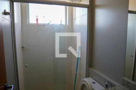 Banheiro da Suíte de apartamento para alugar com 2 quartos, 54m² em Chácara São Pedro, Aparecida de Goiânia