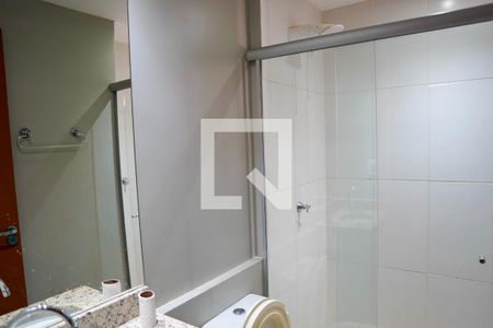 Banheiro de apartamento para alugar com 2 quartos, 54m² em Chácara São Pedro, Aparecida de Goiânia