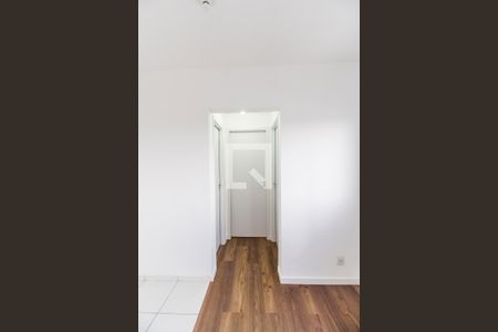 Corredor de apartamento para alugar com 2 quartos, 35m² em Vila Sul Americana, Carapicuíba