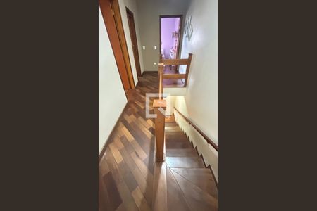 Escada de casa à venda com 2 quartos, 127m² em Vila Vitória, Santo André