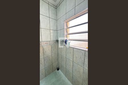 Banheiro de casa à venda com 2 quartos, 127m² em Vila Vitória, Santo André