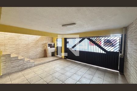 Garagem de casa à venda com 2 quartos, 127m² em Vila Vitória, Santo André
