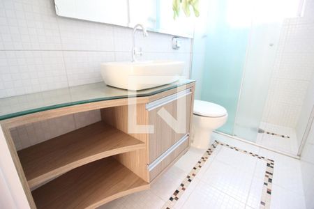 Banheiro de apartamento para alugar com 2 quartos, 56m² em Vila Osasco, Osasco