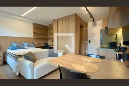 Sala de kitnet/studio para alugar com 1 quarto, 30m² em Pinheiros, São Paulo