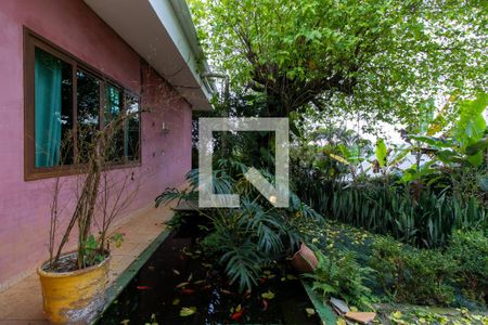 Fachada de casa para alugar com 3 quartos, 700m² em Jardim Ipes, Cotia
