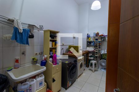 Área de Serviço de casa para alugar com 3 quartos, 700m² em Jardim Ipes, Cotia