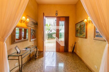 Hall de entrada de casa para alugar com 3 quartos, 700m² em Jardim Ipes, Cotia