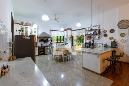 Cozinha de casa para alugar com 3 quartos, 700m² em Jardim Ipes, Cotia