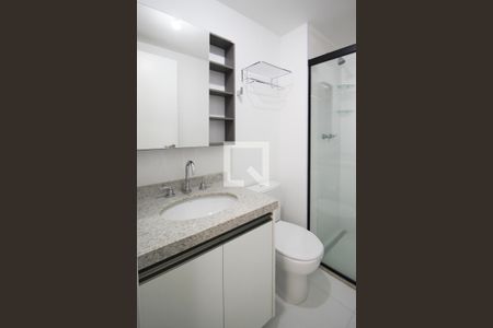 Banheiro Social de kitnet/studio para alugar com 1 quarto, 37m² em Indianópolis, São Paulo