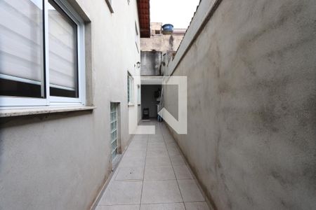 Corredor Lateral de casa à venda com 3 quartos, 170m² em Jardim Vila Formosa, São Paulo