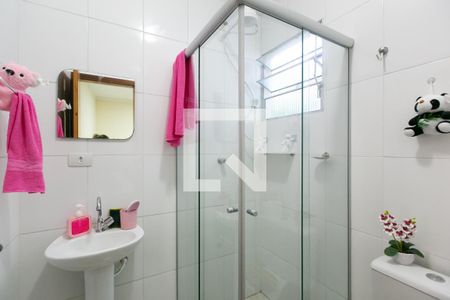 Banheiro da Suíte 1 de casa de condomínio à venda com 2 quartos, 90m² em Vila Carmosina, São Paulo