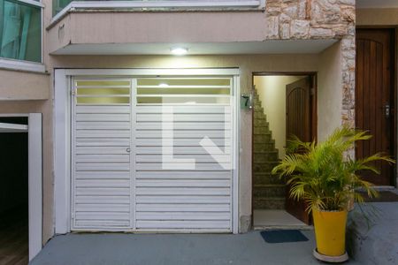 Fachada  de casa de condomínio à venda com 2 quartos, 90m² em Vila Carmosina, São Paulo