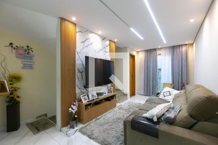 Sala de casa de condomínio à venda com 2 quartos, 90m² em Vila Carmosina, São Paulo